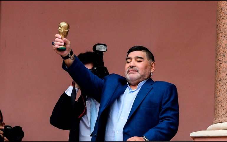 La Fiscalía de Argentina continúa revisando el caso de la muerte de 'El Diego'. AFP/ARCHIVO