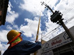 La iniciativa de reforma plantea devolver a la CFE el monopolio de la comercialización de energía eléctrica y establecer un tope de 46% a la participación del sector privado en la generación. EL ECONOMISTA