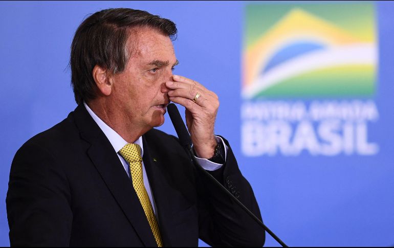 Bolsonaro es acusado de crímenes contra la humanidad, infracción de medidas sanitarias, charlatanería médica, incitación al delito, falsificación de documentos, entre otros delitos. AFP / ARCHIVO