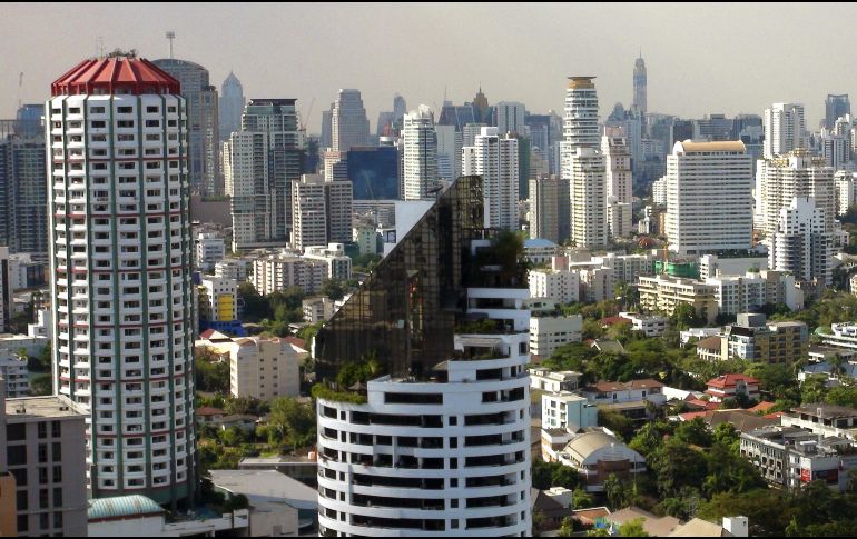 El incidente ocurrió en Tailandia, mientras los pintores intentaban reparar grietas en el piso 26 de un edificio. EFE / ARCHIVO