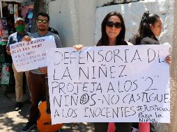 En Yapacaní, mujeres se manifestaron, unas a favor, y otras en contra de la interrupción del embarazo de la menor. EFE/J. Torrejón