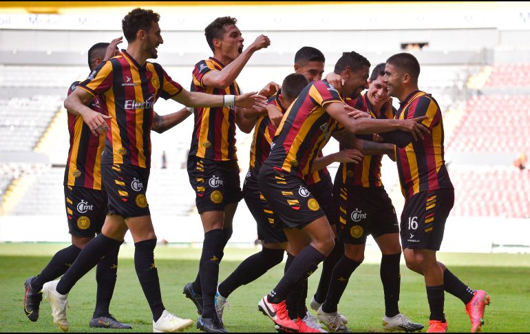 BUEN PASO. Leones Negros llegó a 21 unidades y ligaron su segundo triunfo consecutivo. IMAGO7