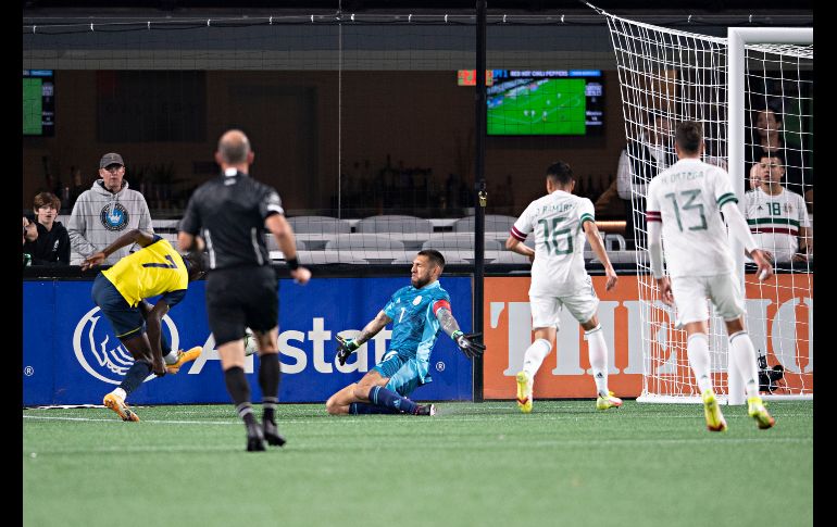 LO PAGARON CARO. México desde el inicio del partido cometió graves errores defensivos y al final se llevó la derrota. MAGO7