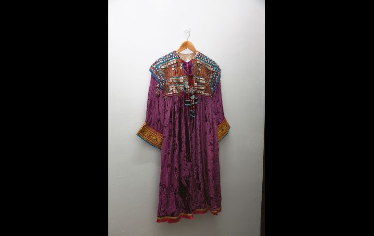 Vestido GENTE BIEN JALISCO/ JORGE SOLTERO