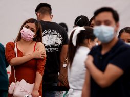 El Gobierno de México anunció que se cumplió la meta de vacunar con al menos una dosis anticovid a toda la población adulta que lo permitió. EFE/J. Méndez