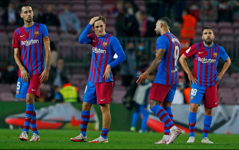 Ante una pobre entrada en el Camp Nou, el Barcelona se llevó solo un punto tras empatar con el Alavés. AP/J. MONFORT