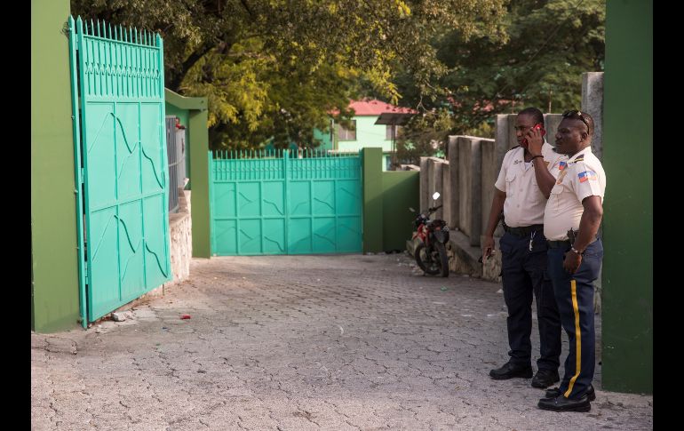 Según fuentes, miembros de una banda armada irrumpieron en el colegio de secundaria para intentar hacer un secuestro. EFE/O. Barría