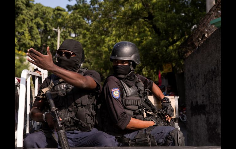 Según fuentes, miembros de una banda armada irrumpieron en el colegio de secundaria para intentar hacer un secuestro. EFE/O. Barría