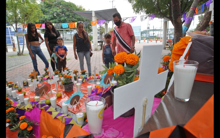 El altar se instala para recordar y pedir justicia por los miles de desaparecidos en el estado. EL INFORMADOR/A. Camacho