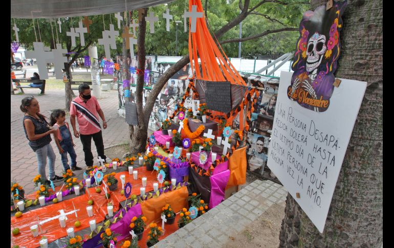 El altar se instala para recordar y pedir justicia por los miles de desaparecidos en el estado. EL INFORMADOR/A. Camacho
