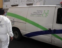 Personal del Instituto Jalisciense de Ciencias Forenses fue el encargado del levantamiento de las bolsas y otros indicios para trasladarlos a sus instalaciones y determinar con exactitud el contenido de las mismas. NTX/ARCHIVO