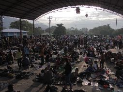 Miles de migrantes están decididos a llegar a la capital para pedir que regularicen su condición migratoria; han rechazado los acuerdos previos con las autoridades, pues dicen que no respetan sus derechos. EFE/J. Blanco