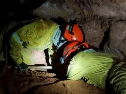 Bomberos durante las labores de rescate en la gruta en Altinopólis, Brasil. AFP/POLICIA MILITAR DO ESTADO DE SAO PAULO