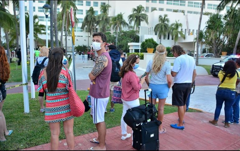 No hay lesionados, solo se reportaron algunas personas con intoxicación menor. EFE/A. CUPUL