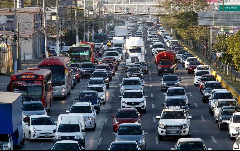 Carga vehicular. Se tiene un estimado de más de 4 millones de autos en la ZMG. Archivo/ JORGE ALONSO CAMACHO MACÍAS