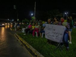 Muchos admiradores portaban pancartas en las que exigían justicia para Octavio Ocaña, de 22 años de edad, quien murió durante una persecución policial en el Estado de México. SUN / RDB