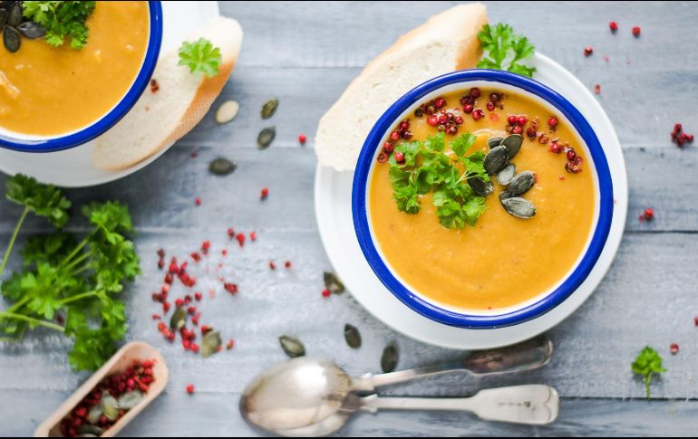 La receta de hoy es crema de zanahoria. ESPECIAL/Photo by Monika Grabkowska on Unsplash.