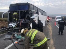 Choque de autobús contra tráiler en San Juan de los Lagos deja 30 lesionados
