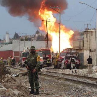 Explosión de toma clandestina en Puebla mantiene a 14 personas hospitalizadas