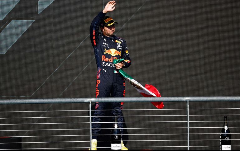 ''Checo'' llega con la obligación de subirse al podio tras ganar en Azerbaiyán, y culminar en el tercer puesto en Francia, Turquía y Estados Unidos, sobre todo, porque correrá como piloto local. AFP / ARCHIVO