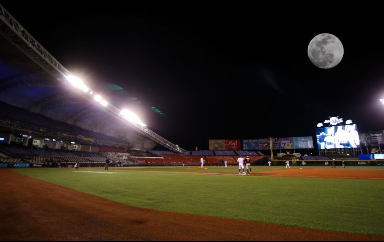 El actual Guante de Oro de la LMP, Javier Solano, fue anunciado oficialmente por los Charros de Jalisco como nuevo refuerzo del equipo para fortalecer la rotación abridora de la novena blanquiazul. IMAGO7
