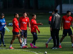 Poco antes de que platicaran con los jugadores, Amaury y Ricardo Peláez se reunieron en solitario con Marcelo Michel Leaño, entrenador interino que solo ha conseguido un triunfo en siete partidos. IMAGO7