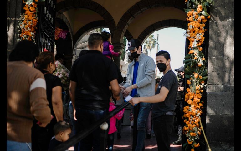 Filtros sanitarios se colocaron en el ingreso de panteones. EL INFORMADOR/G. Gallo