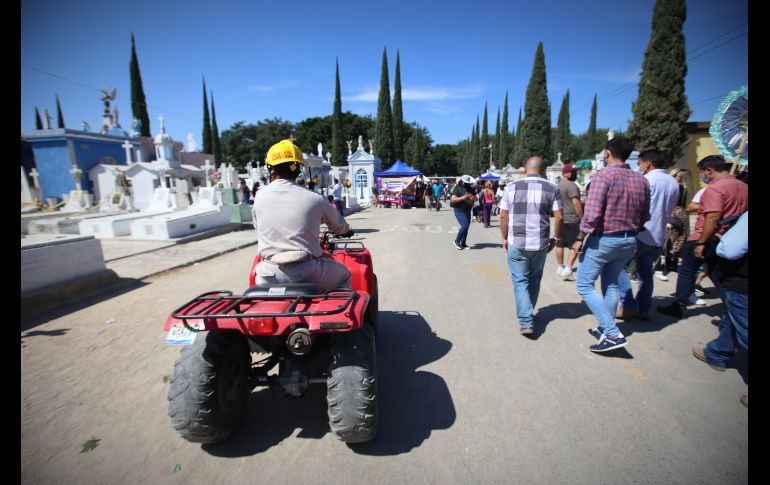 Ayuntamientos y el Gobierno de Jalisco implementaron operativos especiales, como en el panteón Guadalajara.  ESPECIAL/Ayuntamiento de Guadalajara