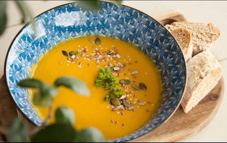 La crema de elote es una opción para el menú de hoy. ESPECIAL/Photo by Jade Aucamp on Unsplash.