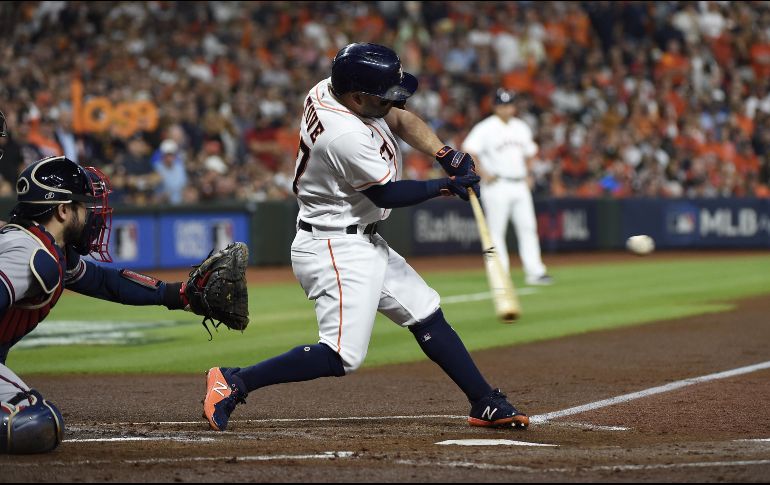 Antes del jonrón de Soler, los Astros todavía tenían la posibilidad de sus remontadas en octubre, y esta vez con la búsqueda del segundo título de la Serie Mundial en cinco años. EFE / K. Murray