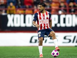 MIGUEL PONCE. El defensa asegura que Chivas solo salvaría el semestre en caso de coronarse como campeón. IMAGO7