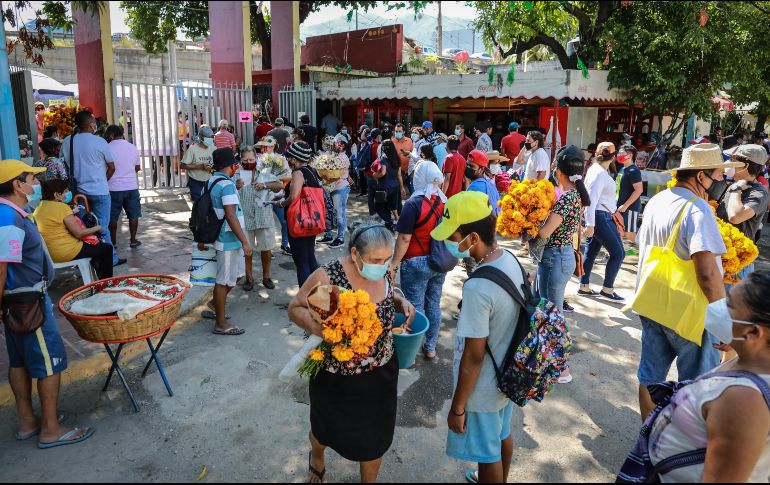 El programa de vacunación en el país, que contempla a todos los mayores de 18 años, acumula más de 126.52 millones de dosis aplicadas. EFE/D. Guzmán