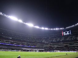 Fue un juego complicado para Cruz Azul, porque además de perder 1-0, los fantasmas de una sanción administrativa llegaron cuando se detuvo el partido dos veces y se desalojó a parte de la afición por romper las reglas. IMAGO7