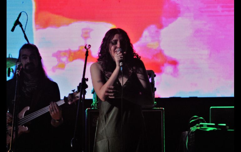 Antes de subir al escenario, Valeria Wolf detalló que “Entre las nubes” tendrá melodías funky, soul y rockeronas. ESPECIAL / VALERIA WOLF