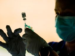 La OMS pide a los países europeos tomar medidas ante la nueva ola de casos COVID-19, pese a ser una de las regiones con tasas más altas de vacunación. AP / ARCHIVO