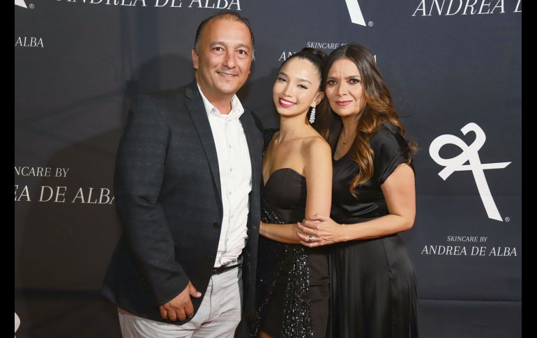 Raúl De Alba, Andrea de Alba y Erika Ramírez GENTE BIEN JALISCO/CLAUDIO JIMENO