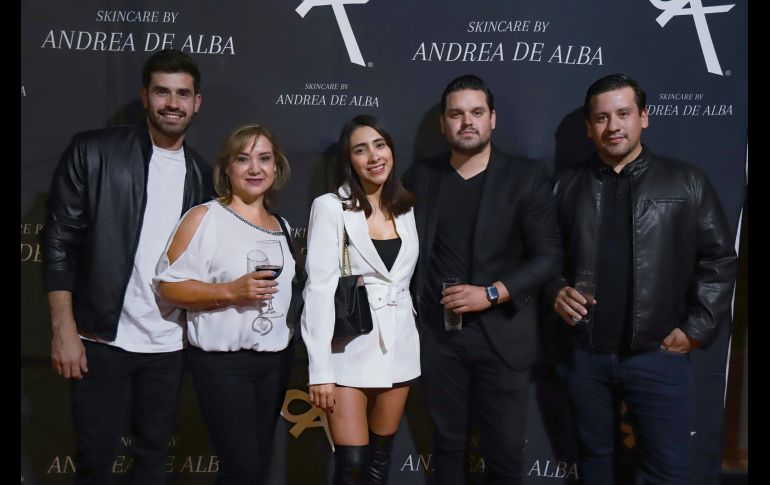 Oscar Plasencia, Margarita Álvarez, Scarlett Rodríguez, Claudio y Aldo Plasencia GENTE BIEN JALISCO/CLAUDIO JIMENO