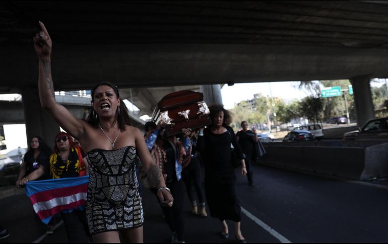 En México cada mes se registran más de seis asesinatos de odio contra personas LGBT, de los que más de la mitad son de mujeres trans, según ha documentado la organización Letra Ese. EFE / ARCHIVO