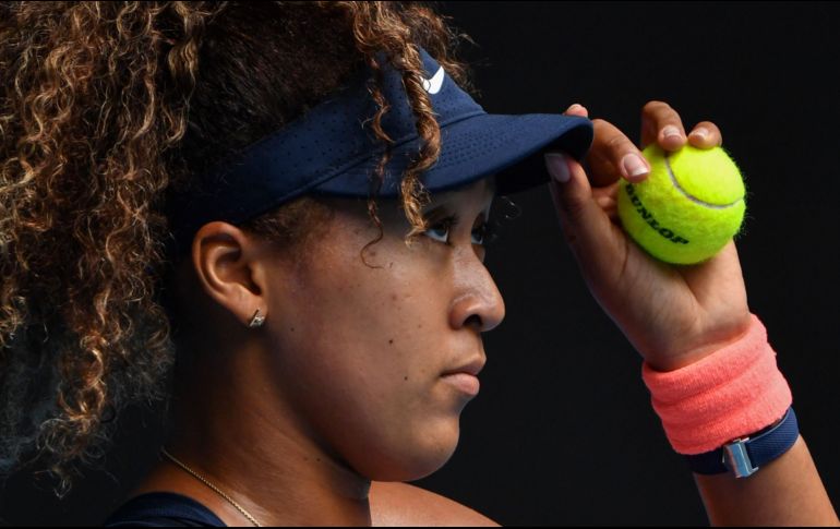 Osaka abandonó durante el torneo de Roland Garros y no compitió en Wimbledon, revelando problemas de ansiedad y haber sufrido 