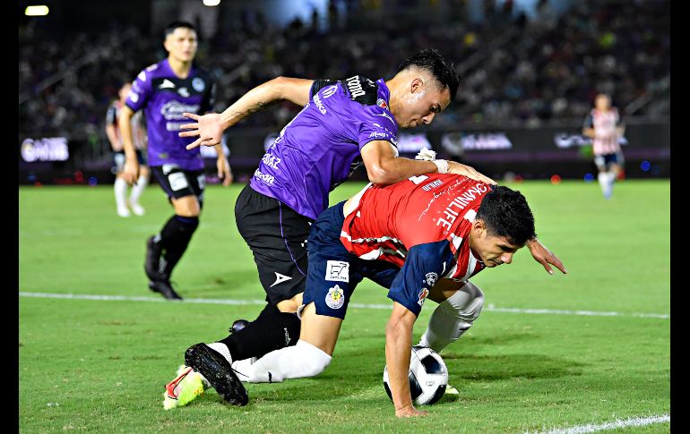 INSISTENTE. Uriel Antuna se mostró activo durante lapsos del partido donde Chivas no generaba. IMAGO7