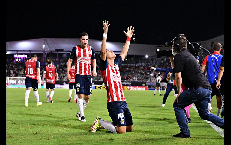 EL ÁNGEL DEL GOL. Ángel Zaldívar vino desde el banquillo y en la primera pelota que tocó, marcó el del triunfo. IMAGO7