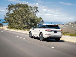 Además de lujo y buen manejo, busca un máximo rendimiento gracias a su sistema híbrido. ESPECIAL/Lincoln