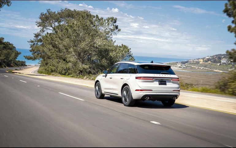 Además de lujo y buen manejo, busca un máximo rendimiento gracias a su sistema híbrido. ESPECIAL/Lincoln