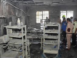 Varios hospitales para enfermos de COVID-19 se vieron afectados por tragedias de incendios en la India. AP /