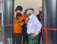 Finalmente, el guardia logró conseguir la autorización y le permitió la entrada a Sir. Jackie Stewart al Paddock del GP de México. EL INFORMADOR / P. Gallardo