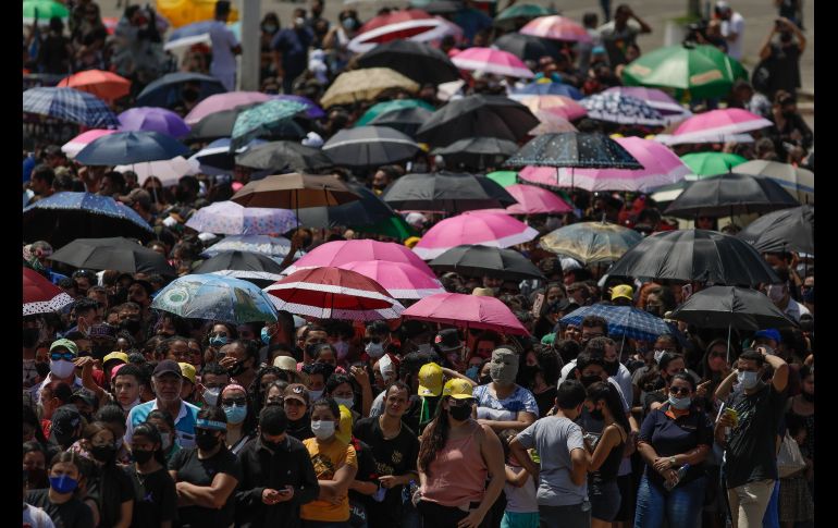 Los fanáticos comenzaron a hacer fila al amanecer afuera del estadio, con capacidad para 15 mil personas. EFE/W. Carvalho