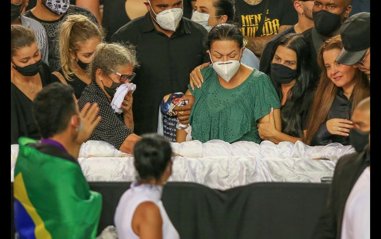 Los fanáticos comenzaron a hacer fila al amanecer afuera del estadio, con capacidad para 15 mil personas. EFE/W. Carvalho