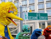 El personaje de Plaza Sésamo recibió su vacuna anticovid, pero Cruz no tardó en dar otro enfoque. AFP / S. Honda