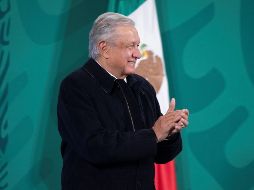 López Obrador felicitó hoy al boxeador Saúl 
