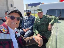 Ricardo Salinas Pliego subió una foto en compañía del titular de la Sedena, Luis Cresencio Sandoval. TWITTER/@RicardoBSalinas